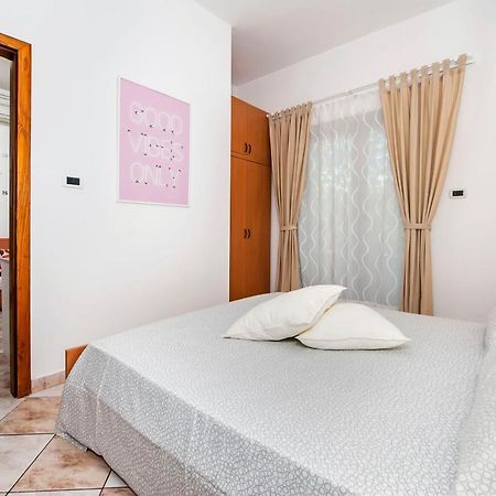 Apartments Milan Ровинь Экстерьер фото