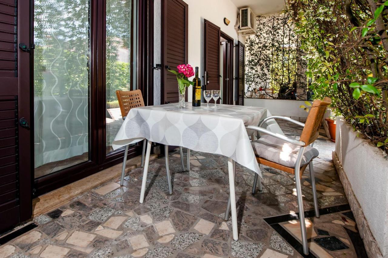 Apartments Milan Ровинь Экстерьер фото