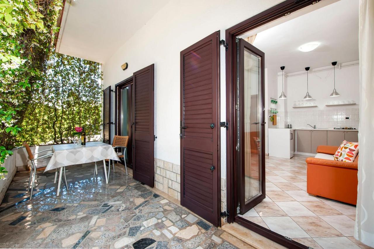 Apartments Milan Ровинь Экстерьер фото