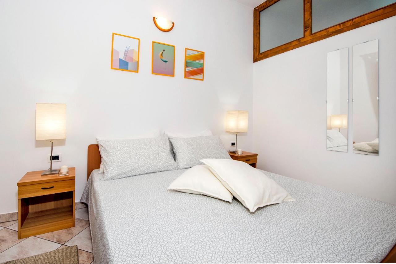 Apartments Milan Ровинь Экстерьер фото
