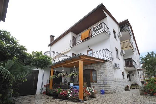 Apartments Milan Ровинь Экстерьер фото