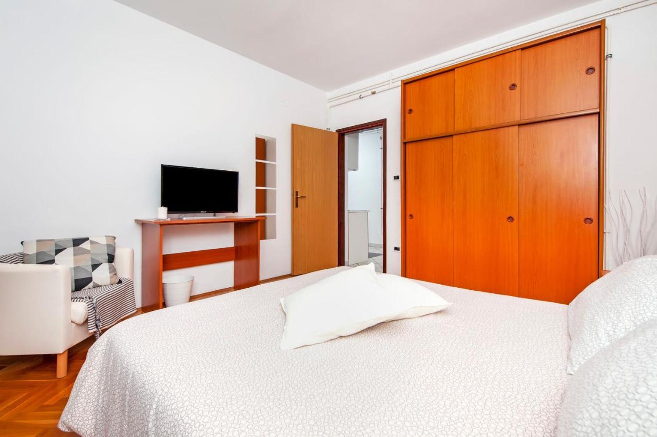 Apartments Milan Ровинь Экстерьер фото